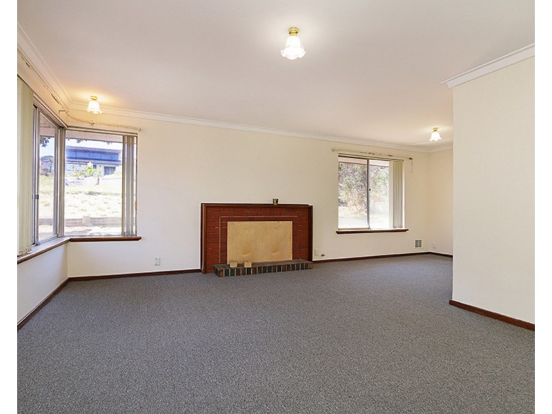 12 Camborne Way, Thornlie WA 6108