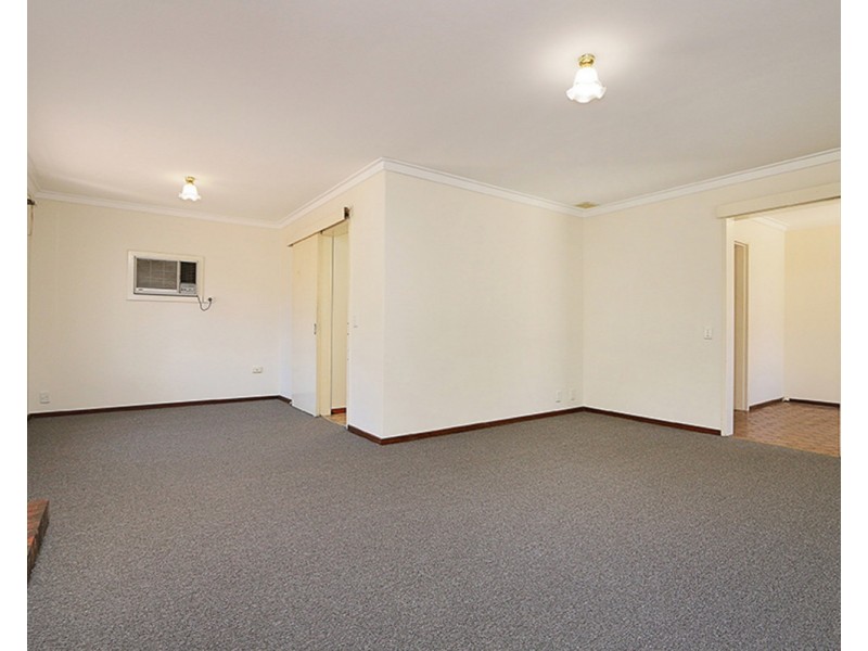 12 Camborne Way, Thornlie WA 6108