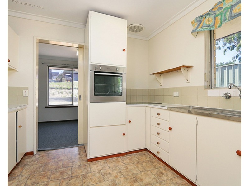 12 Camborne Way, Thornlie WA 6108