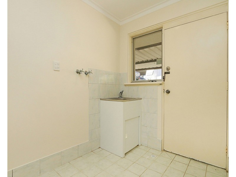 12 Camborne Way, Thornlie WA 6108