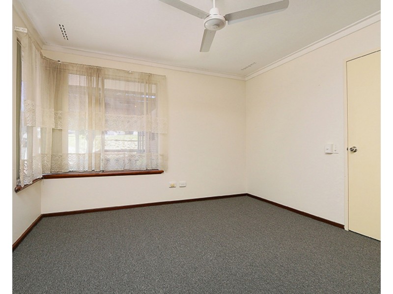 12 Camborne Way, Thornlie WA 6108