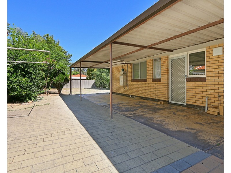 12 Camborne Way, Thornlie WA 6108