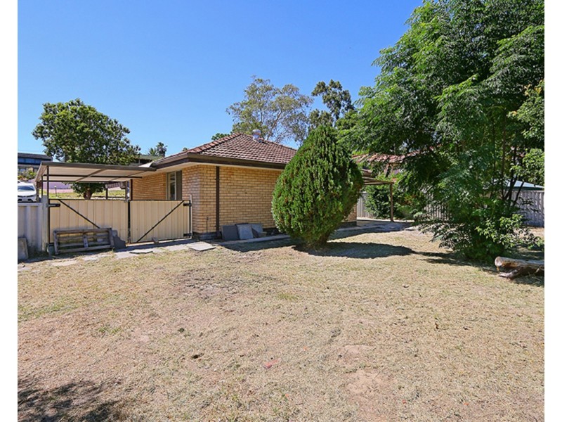 12 Camborne Way, Thornlie WA 6108