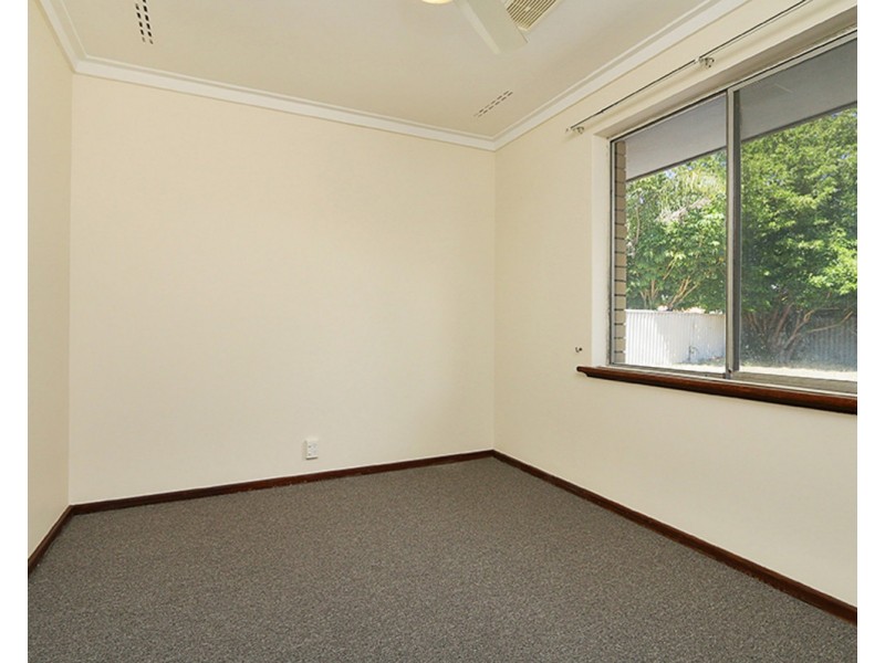 12 Camborne Way, Thornlie WA 6108