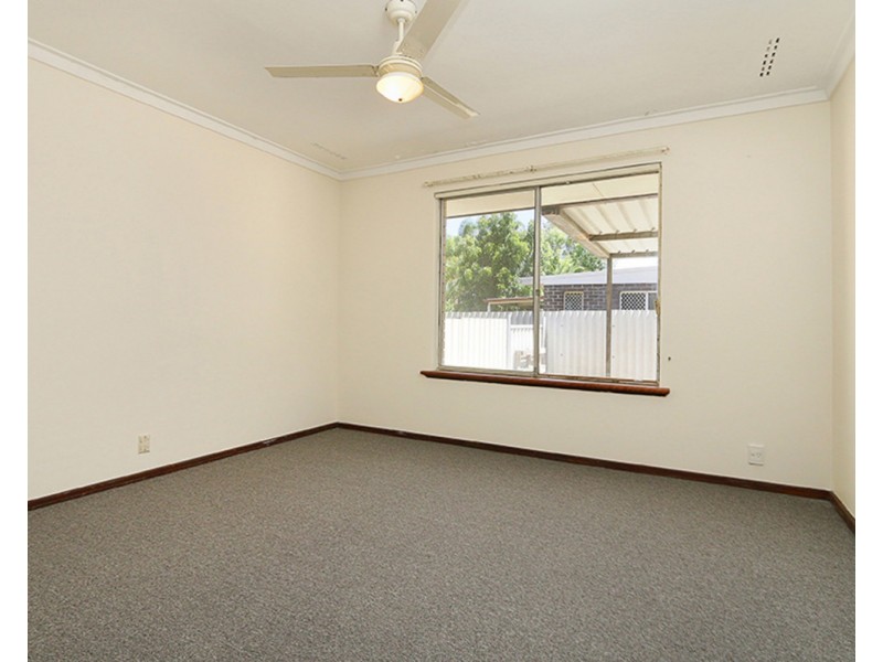 12 Camborne Way, Thornlie WA 6108