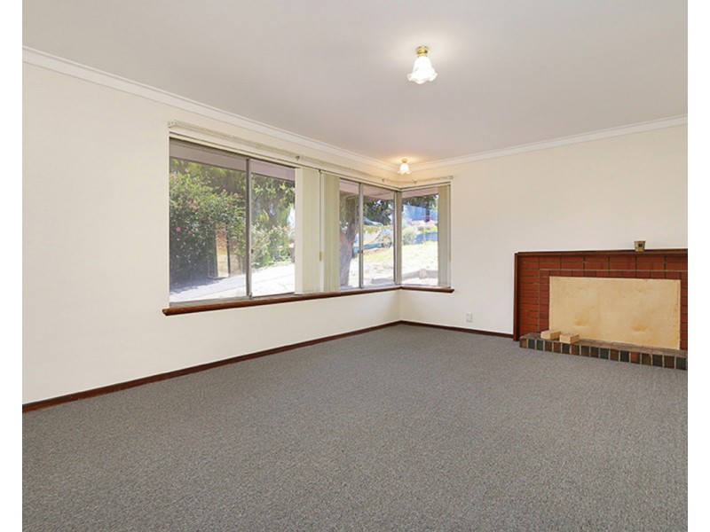 12 Camborne Way, Thornlie WA 6108