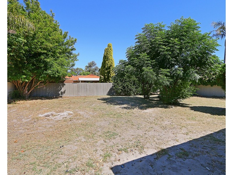 12 Camborne Way, Thornlie WA 6108