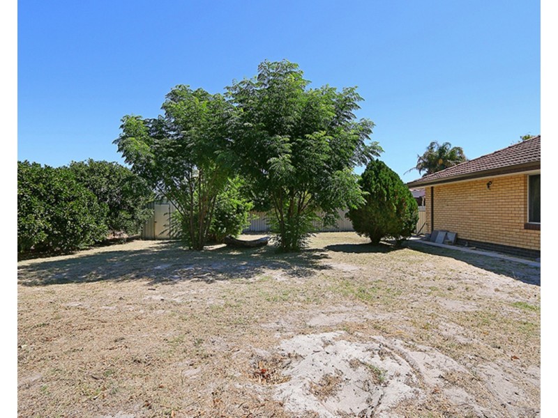 12 Camborne Way, Thornlie WA 6108