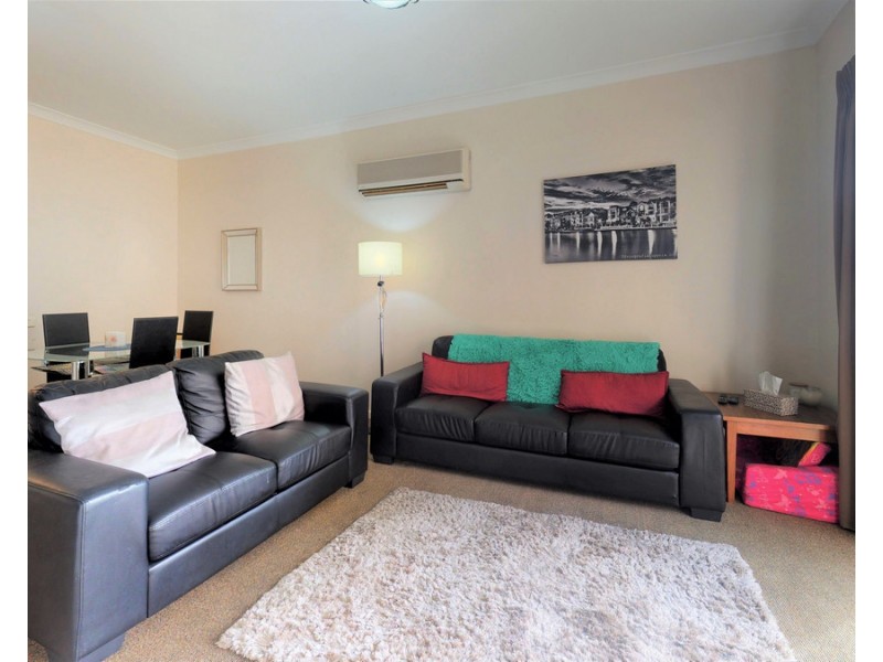 17/11 Regal Place, East Perth WA 6004