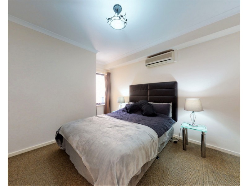 17/11 Regal Place, East Perth WA 6004