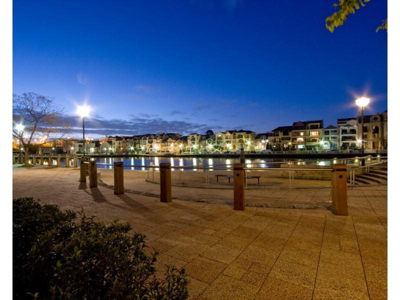 26/11 Regal Place, East Perth WA 6004