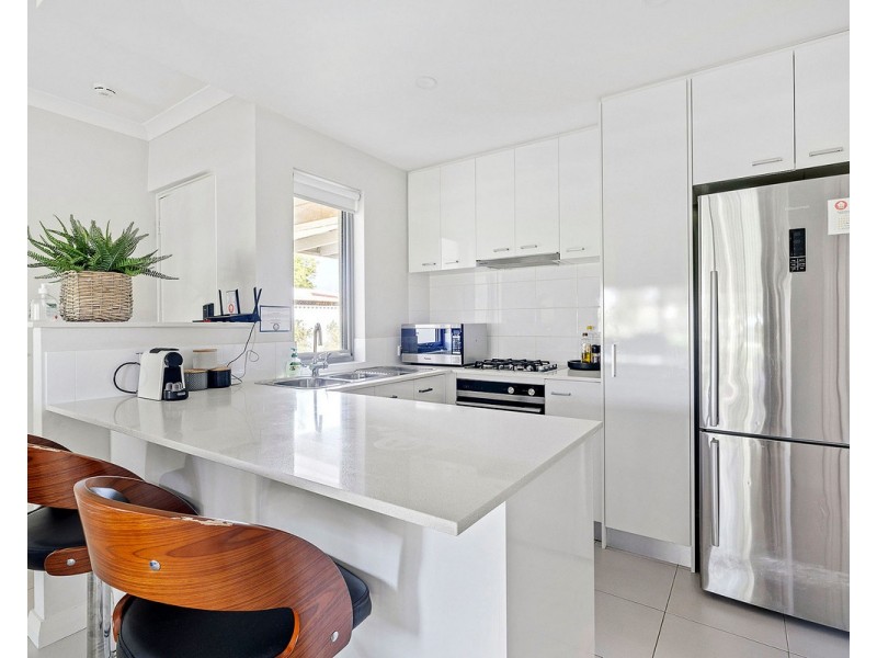 2/5 Oakland Avenue, Cloverdale WA 6105