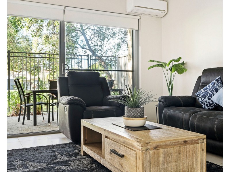 2/5 Oakland Avenue, Cloverdale WA 6105