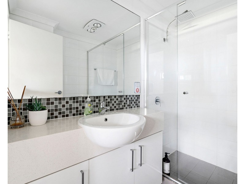 2/5 Oakland Avenue, Cloverdale WA 6105