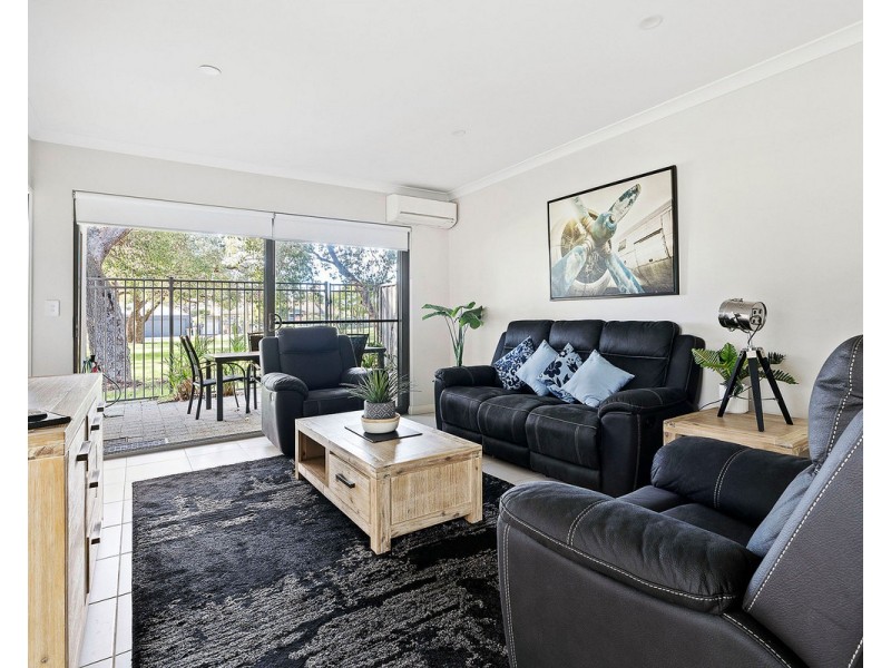 2/5 Oakland Avenue, Cloverdale WA 6105