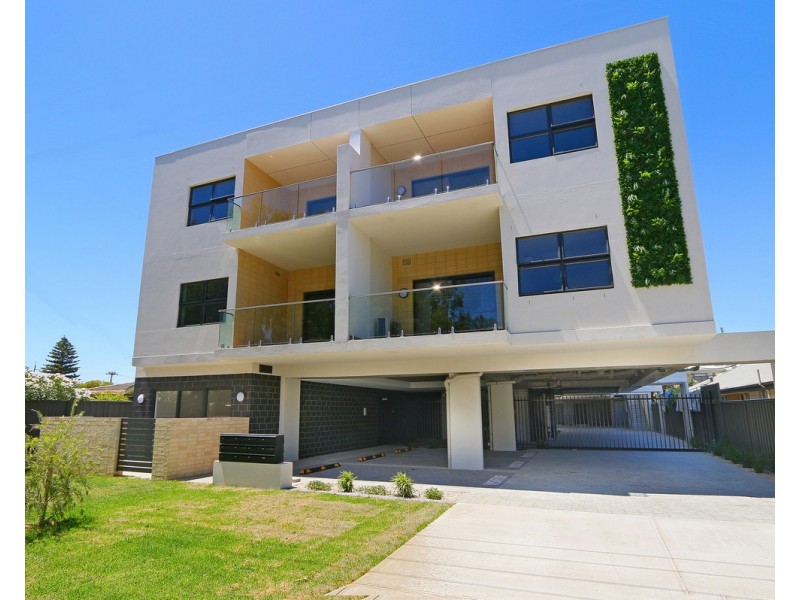 103/22 Hendra Street, Cloverdale WA 6105