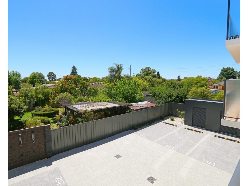 103/22 Hendra Street, Cloverdale WA 6105