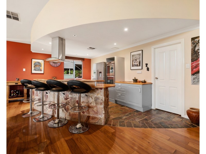 8 Jade Street, Mount Richon WA 6112