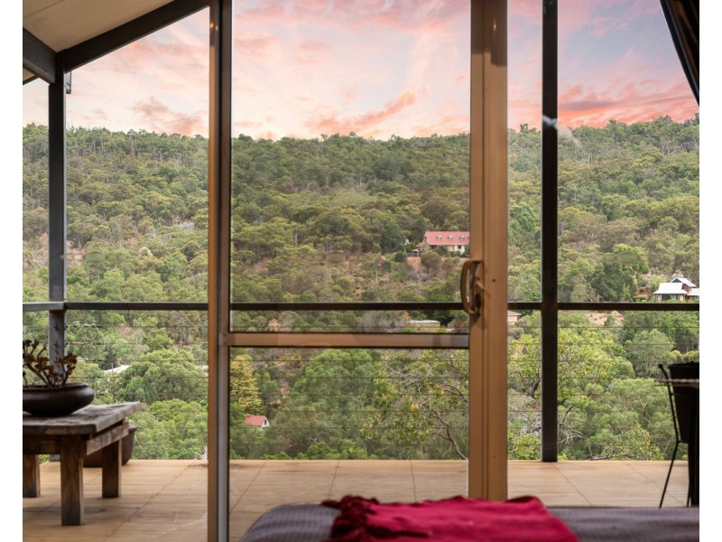 8 Jade Street, Mount Richon WA 6112