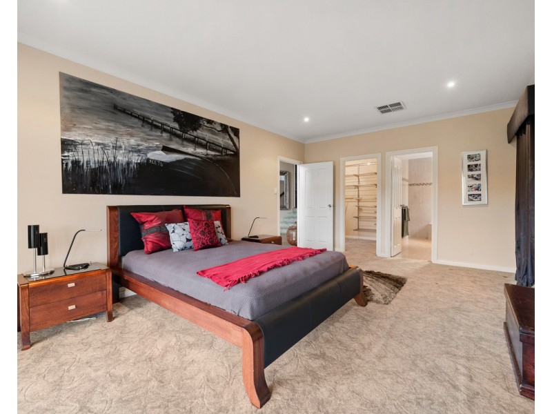 8 Jade Street, Mount Richon WA 6112