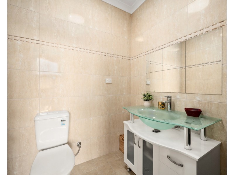 8 Jade Street, Mount Richon WA 6112