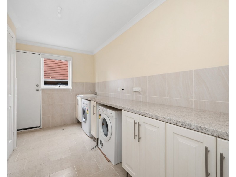 8 Jade Street, Mount Richon WA 6112