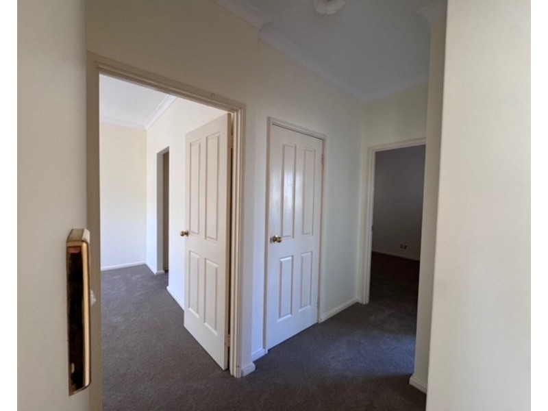 1/42 Gardner, Como WA 6152