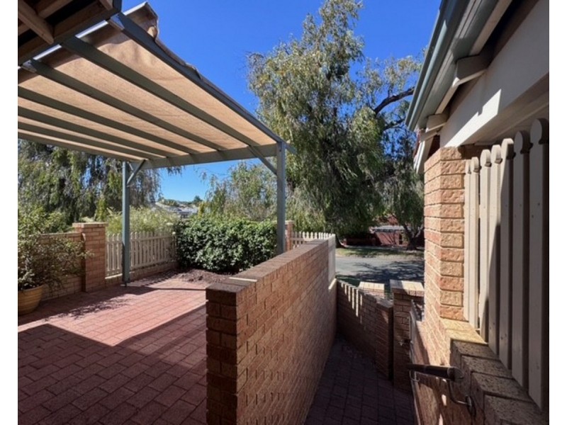 1/42 Gardner, Como WA 6152