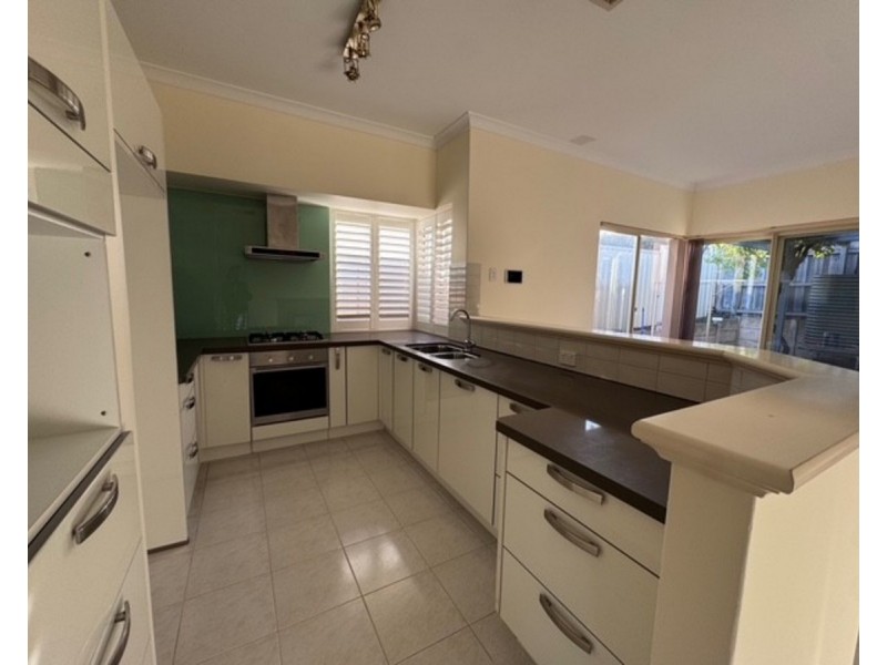 1/42 Gardner, Como WA 6152