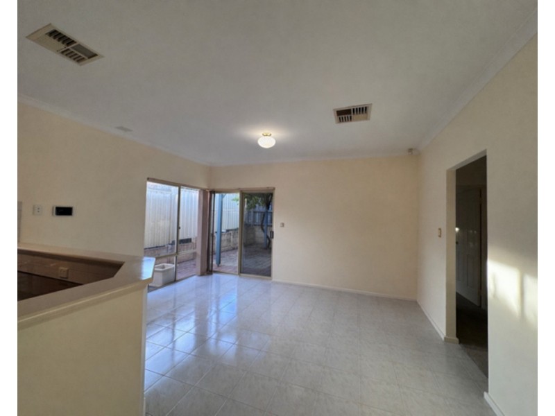 1/42 Gardner, Como WA 6152