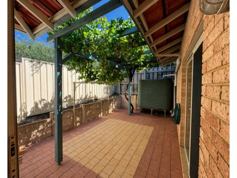 1/42 Gardner, Como WA 6152