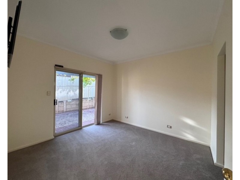 1/42 Gardner, Como WA 6152