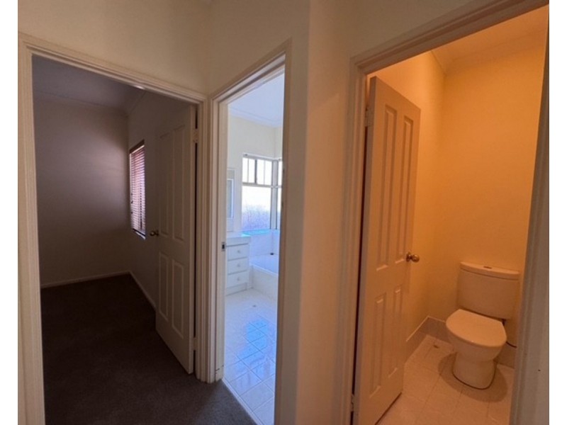 1/42 Gardner, Como WA 6152