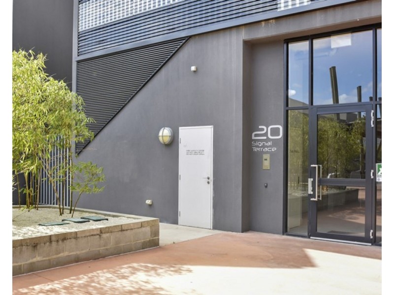 17/20 Signal Terrace, Cockburn Central WA 6164