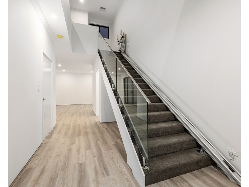 4/281 Belmont Avenue, Cloverdale WA 6105