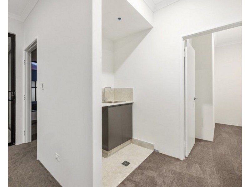 4/281 Belmont Avenue, Cloverdale WA 6105