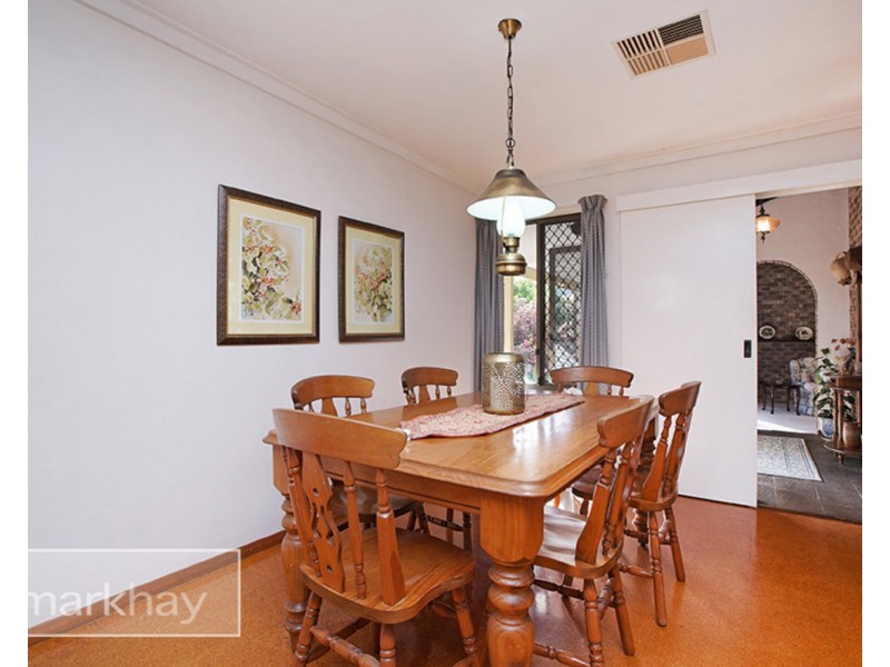 18 Ningaloo Way, Thornlie WA 6108