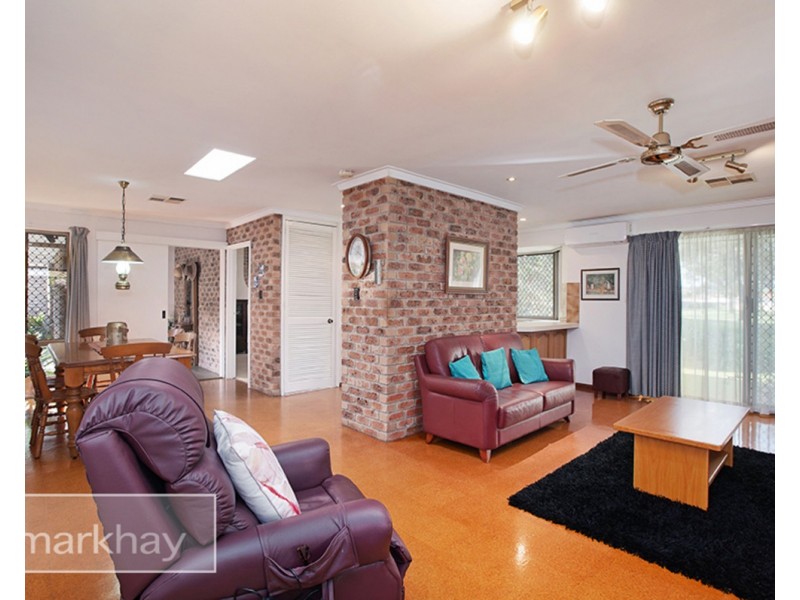 18 Ningaloo Way, Thornlie WA 6108