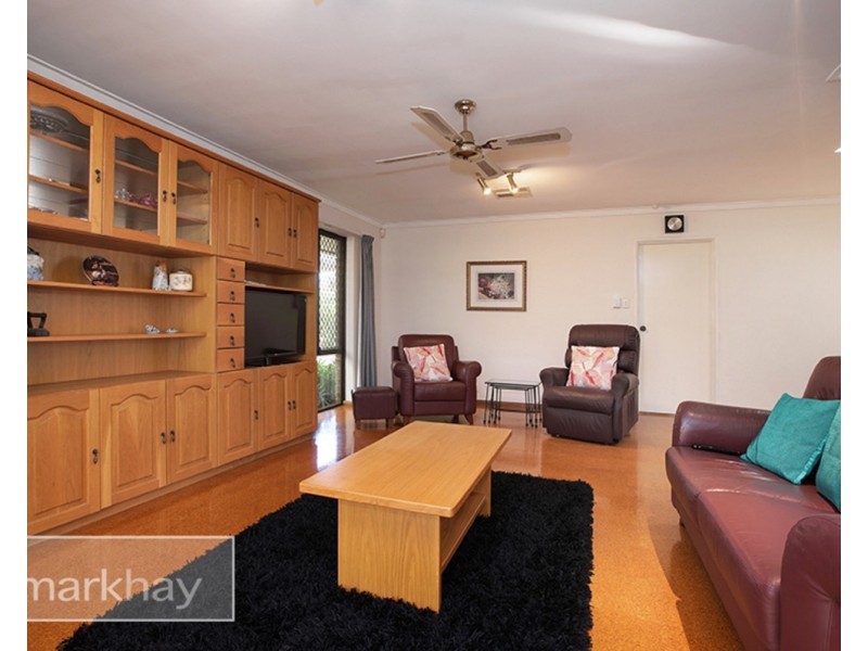 18 Ningaloo Way, Thornlie WA 6108