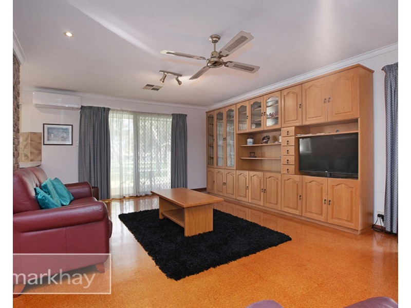 18 Ningaloo Way, Thornlie WA 6108