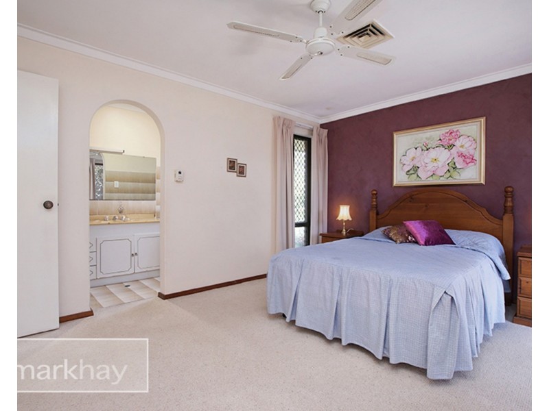 18 Ningaloo Way, Thornlie WA 6108