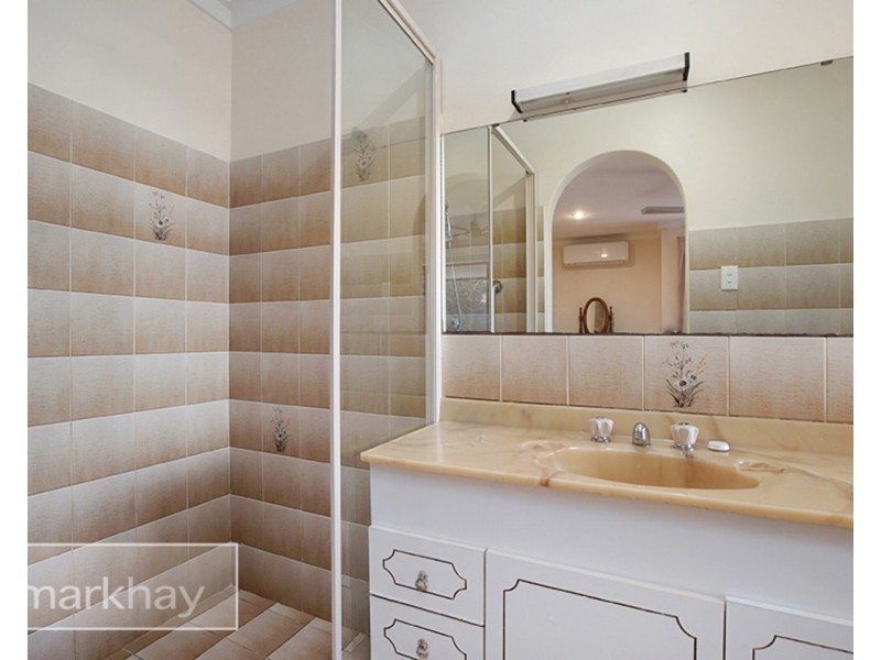 18 Ningaloo Way, Thornlie WA 6108