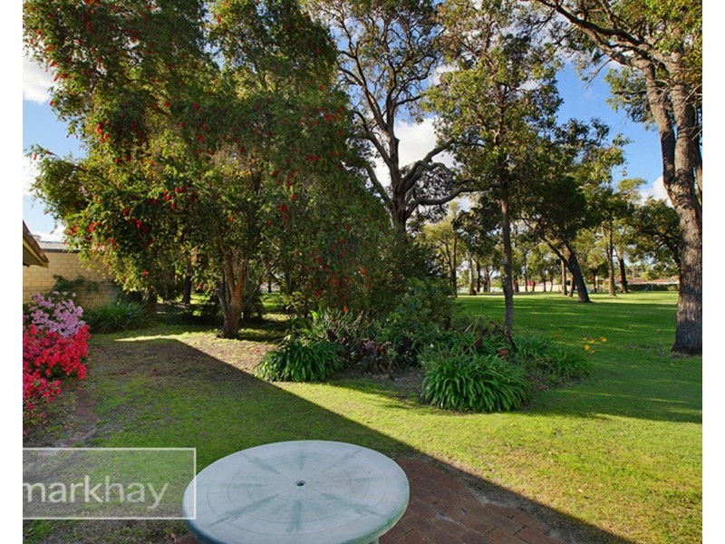 18 Ningaloo Way, Thornlie WA 6108