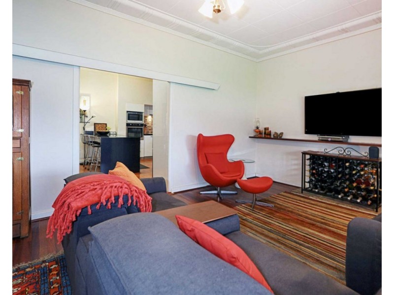 20 Wyndham Street, St James WA 6102