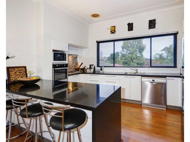 20 Wyndham Street, St James WA 6102