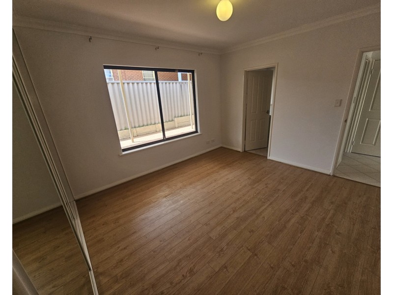 1C Hove Crt, Nollamara WA 6061