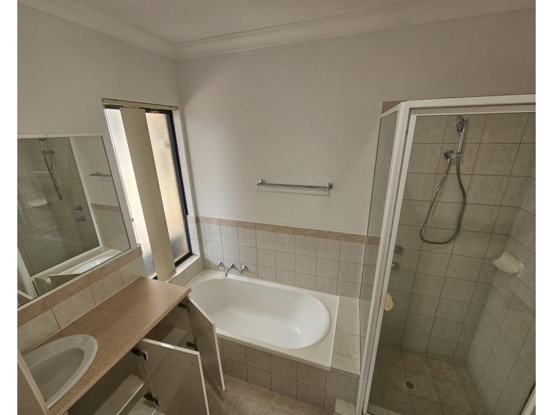 1C Hove Crt, Nollamara WA 6061