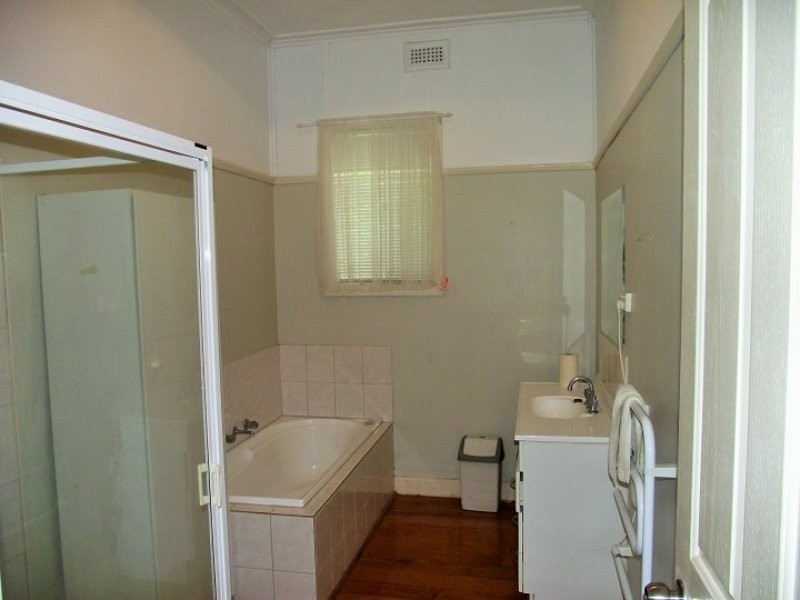 32 Victoria St, Loch VIC 3945