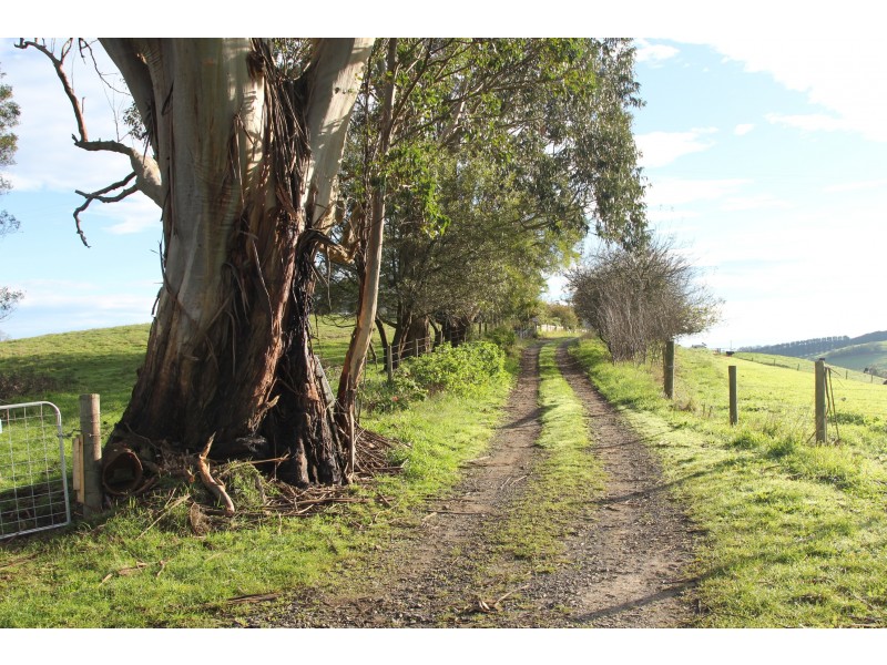 60 Bells Road, Loch VIC 3945