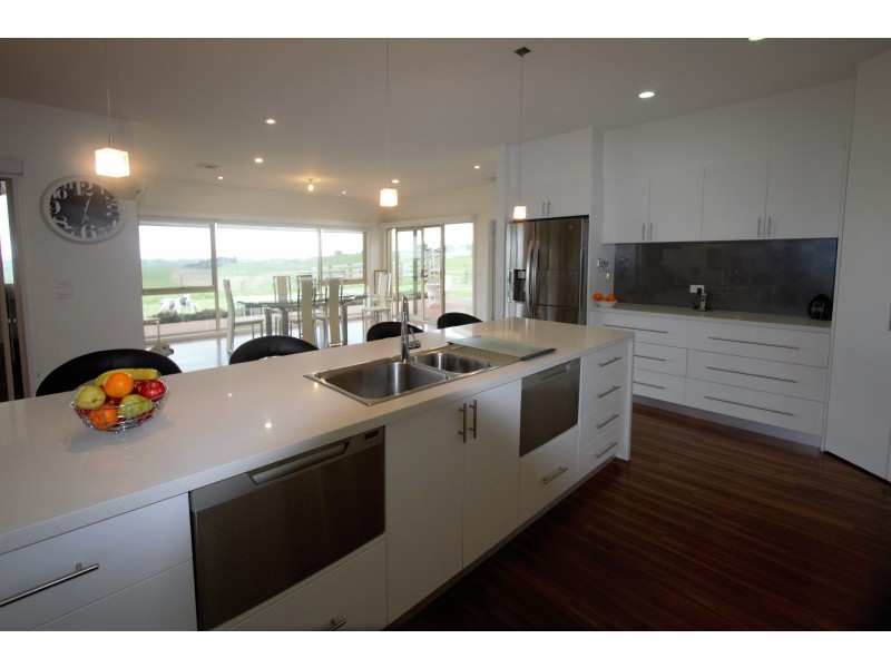 21 South Road, Loch VIC 3945